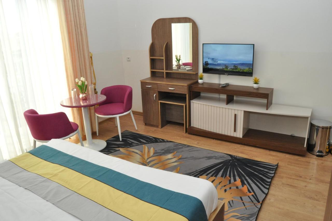 Sky blue hôtel&espace Alasora Eksteriør billede